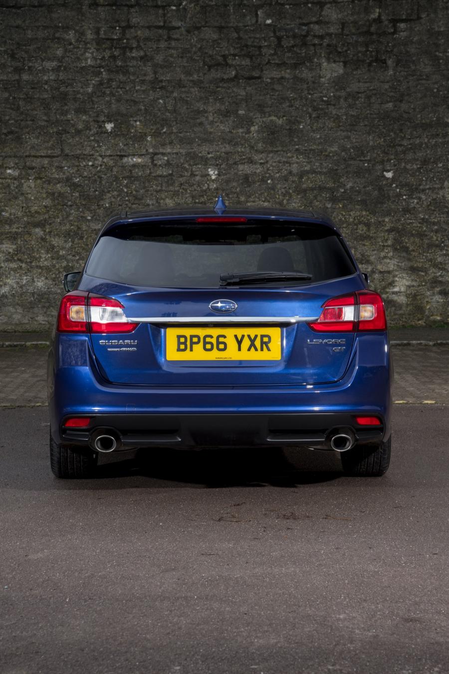  Subaru Levorg GT 2016 года  (UK) (фото 3 из 40)